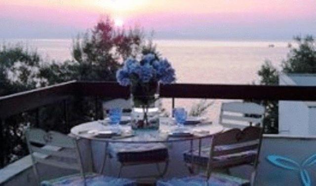 Sea Front Apartment Milina Exterior photo
