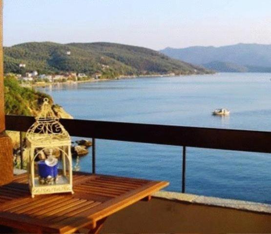 Sea Front Apartment Milina Exterior photo